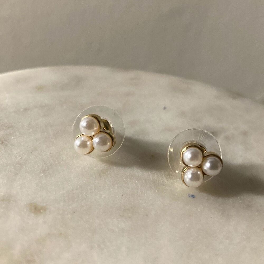 Stud Earrings 6$